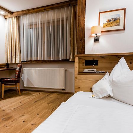 Garni Hotel Rosengarten B&B 塞尔瓦迪加尔代纳山谷 外观 照片