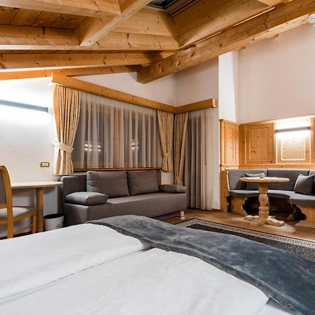 Garni Hotel Rosengarten B&B 塞尔瓦迪加尔代纳山谷 外观 照片