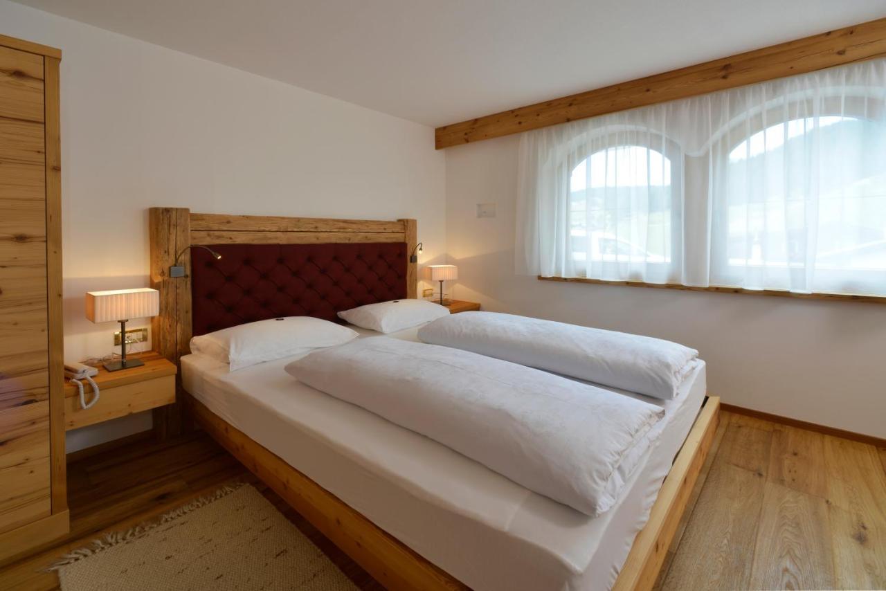 Garni Hotel Rosengarten B&B 塞尔瓦迪加尔代纳山谷 外观 照片