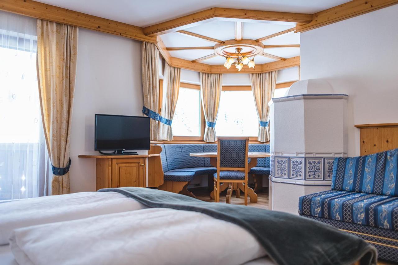 Garni Hotel Rosengarten B&B 塞尔瓦迪加尔代纳山谷 外观 照片