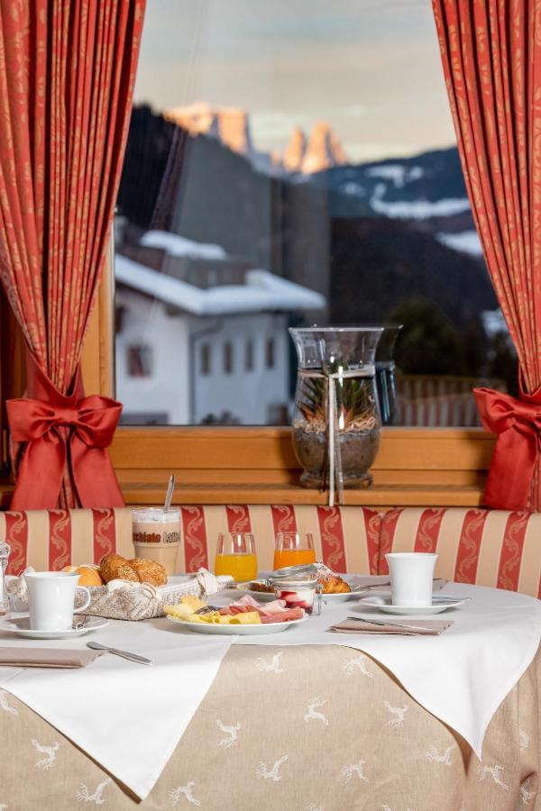 Garni Hotel Rosengarten B&B 塞尔瓦迪加尔代纳山谷 外观 照片