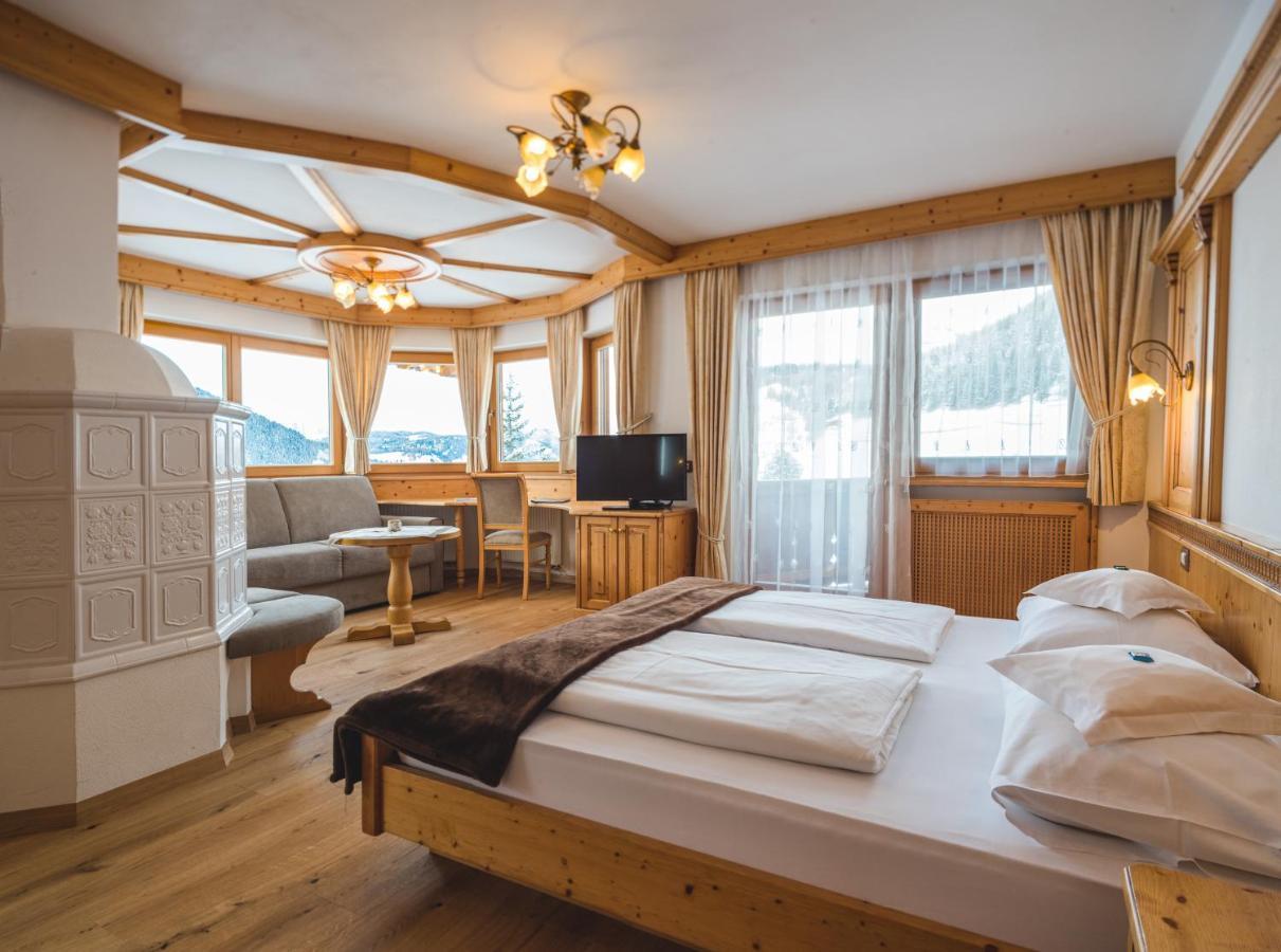 Garni Hotel Rosengarten B&B 塞尔瓦迪加尔代纳山谷 外观 照片