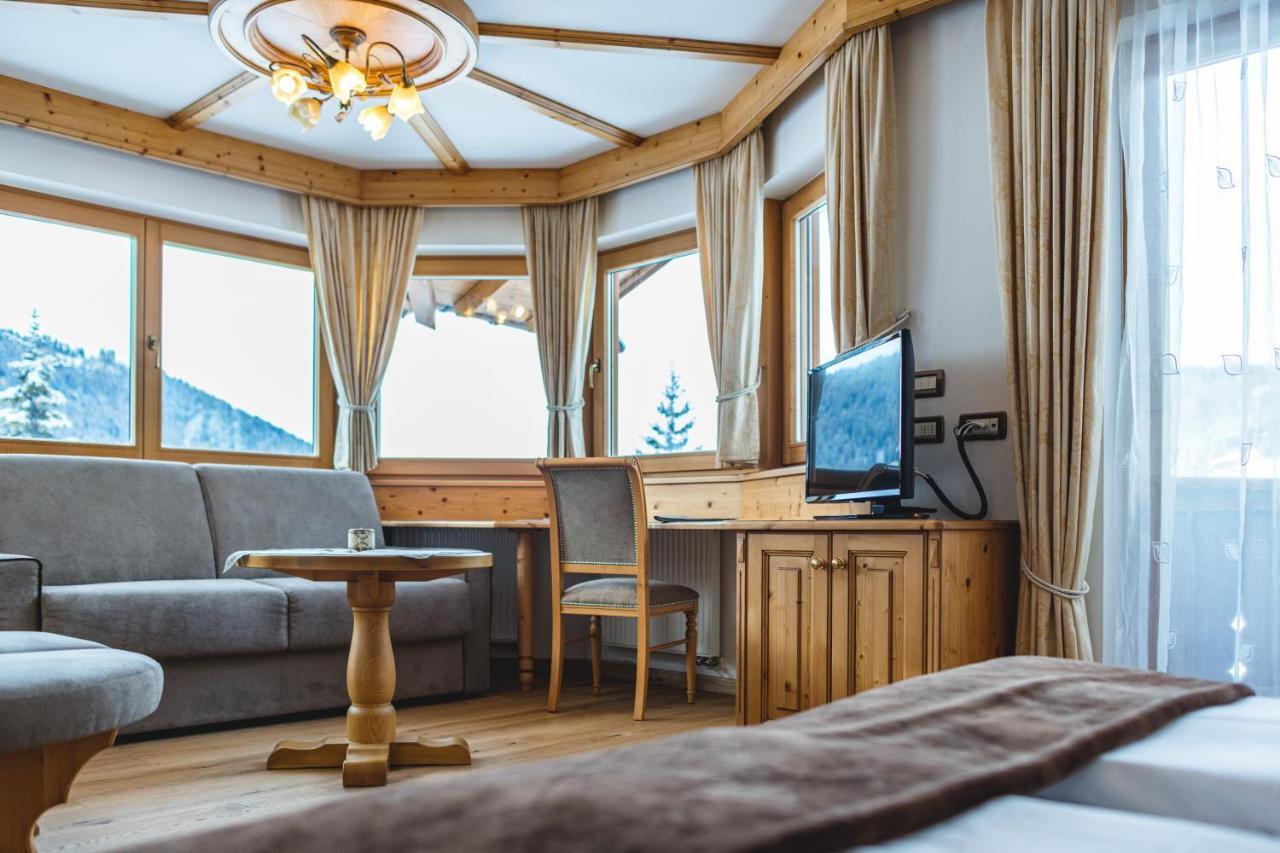 Garni Hotel Rosengarten B&B 塞尔瓦迪加尔代纳山谷 外观 照片