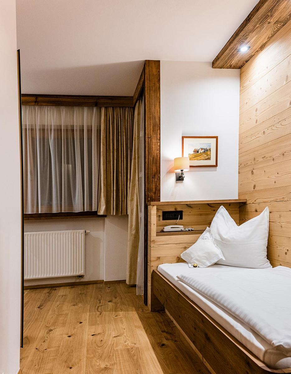 Garni Hotel Rosengarten B&B 塞尔瓦迪加尔代纳山谷 外观 照片