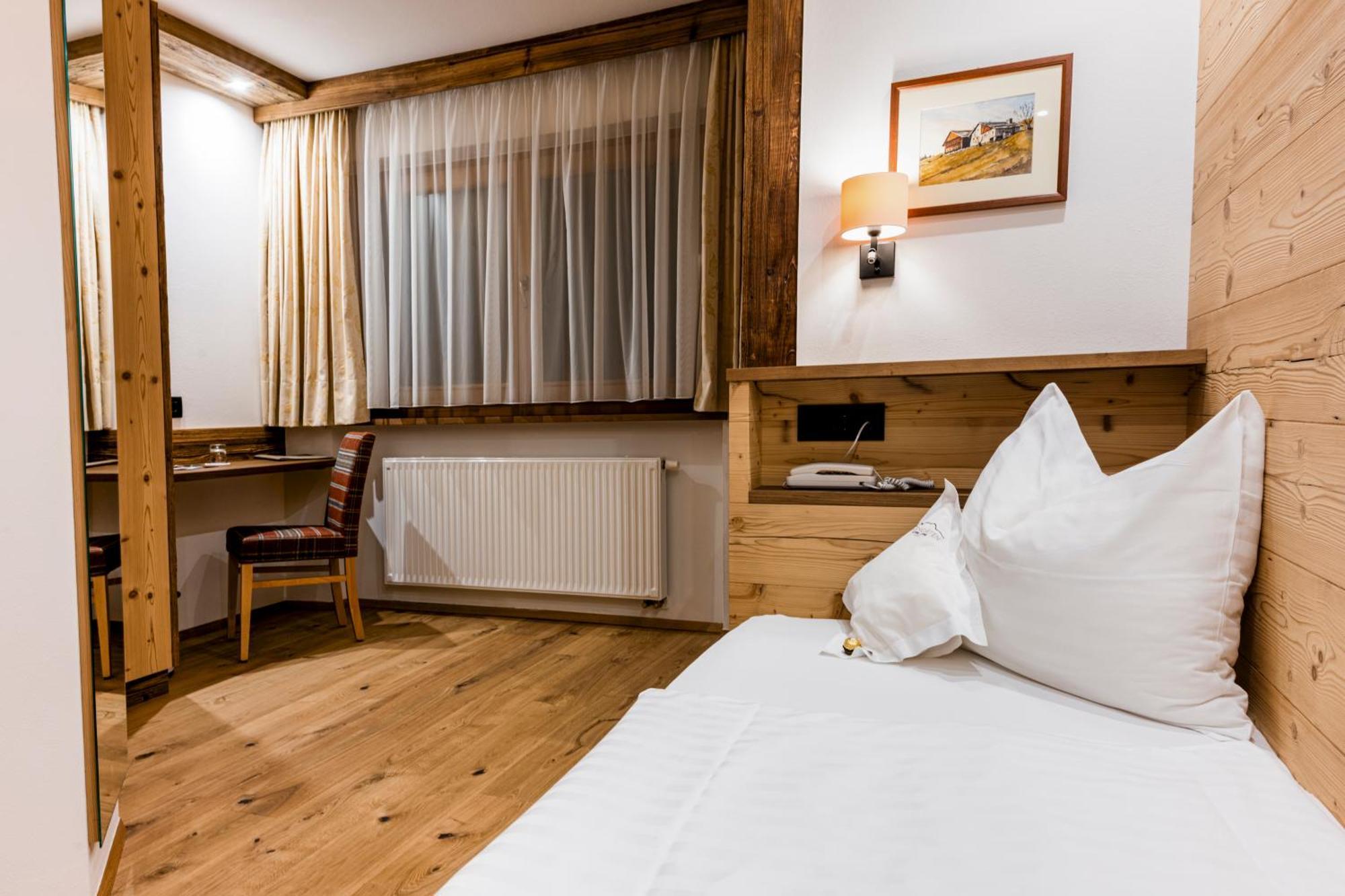 Garni Hotel Rosengarten B&B 塞尔瓦迪加尔代纳山谷 外观 照片